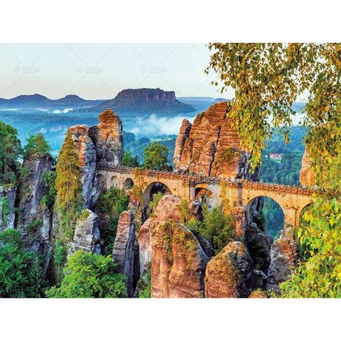 Kalendarz ścienny PODRÓŻE PO KONTYNENTACH 13-planszowe 2024 320mm x 470mm Lucrum (RW09)