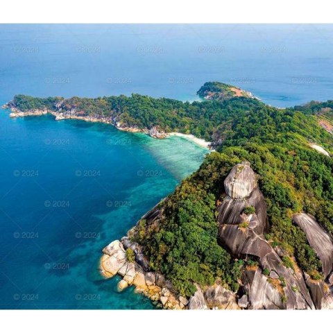 Kalendarz ścienny SŁONECZNE WAKACJE 13-planszowe 2024 320mm x 470mm Lucrum (RW08)